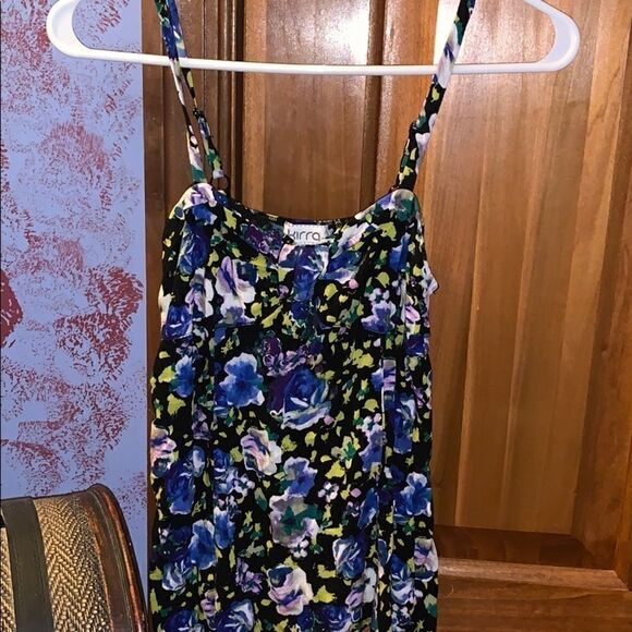 Tank size small   - Picture 1 of 7